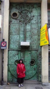 An interesting facade (and Aviva of course!) An interesting facade (and Aviva of course!)