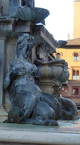 A detail of the fountain