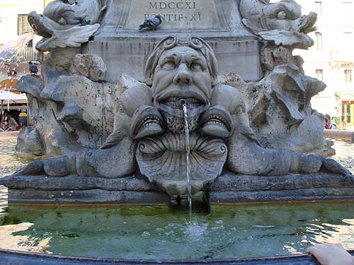 Detail of the fountain